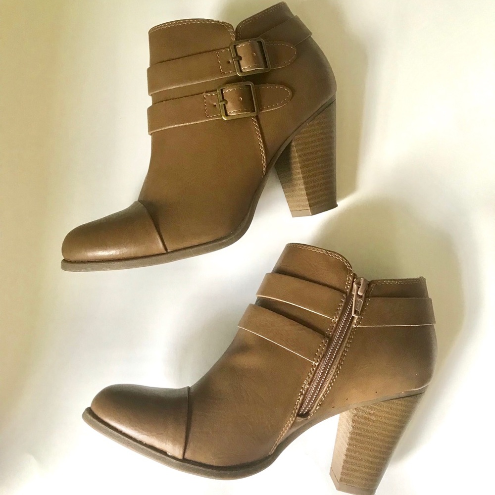 Heeled booties